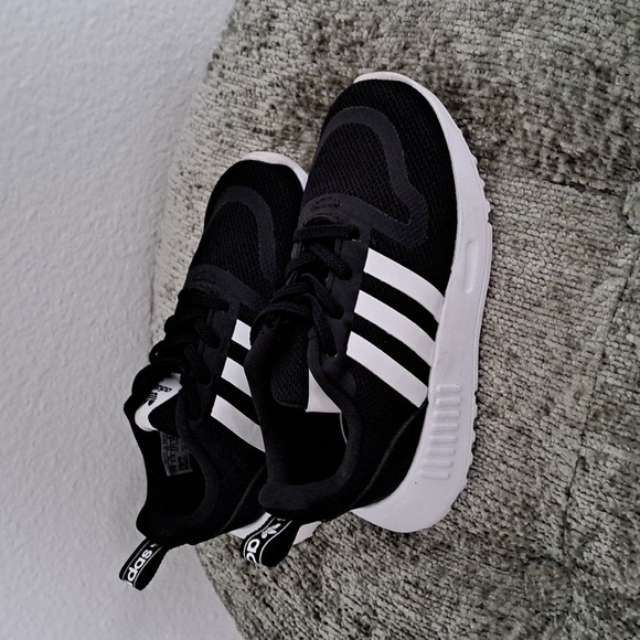 Adidas original boys sneakers size 7k - Picture 1 of 5